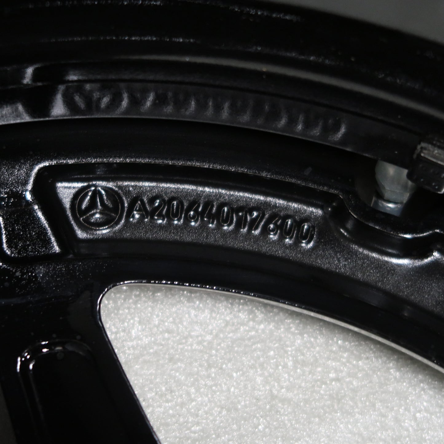 Mercedes C klasse C300e C400e W206 AMG 18 inch originele velgen A2064017600 | A2064016600 | Winterbanden