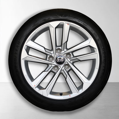 Audi A3 8Y 17 inch originele velgen 8Y0601025E | Zomerbanden