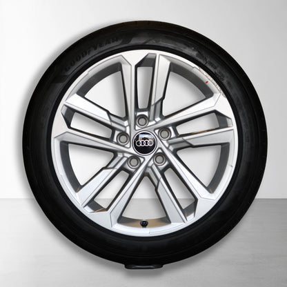 Audi A3 8Y 17 inch originele velgen 8Y0601025E | Zomerbanden