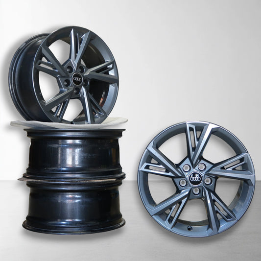 Set originele Audi velgen met spaakdesign, zwart en zilverkleurig, 18 inch