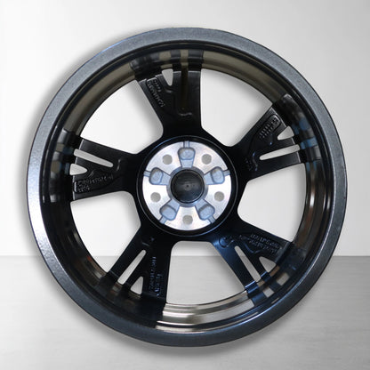 Audi velg achteraanzicht met spaakpatroon, zwart en zilver, 18 inch
