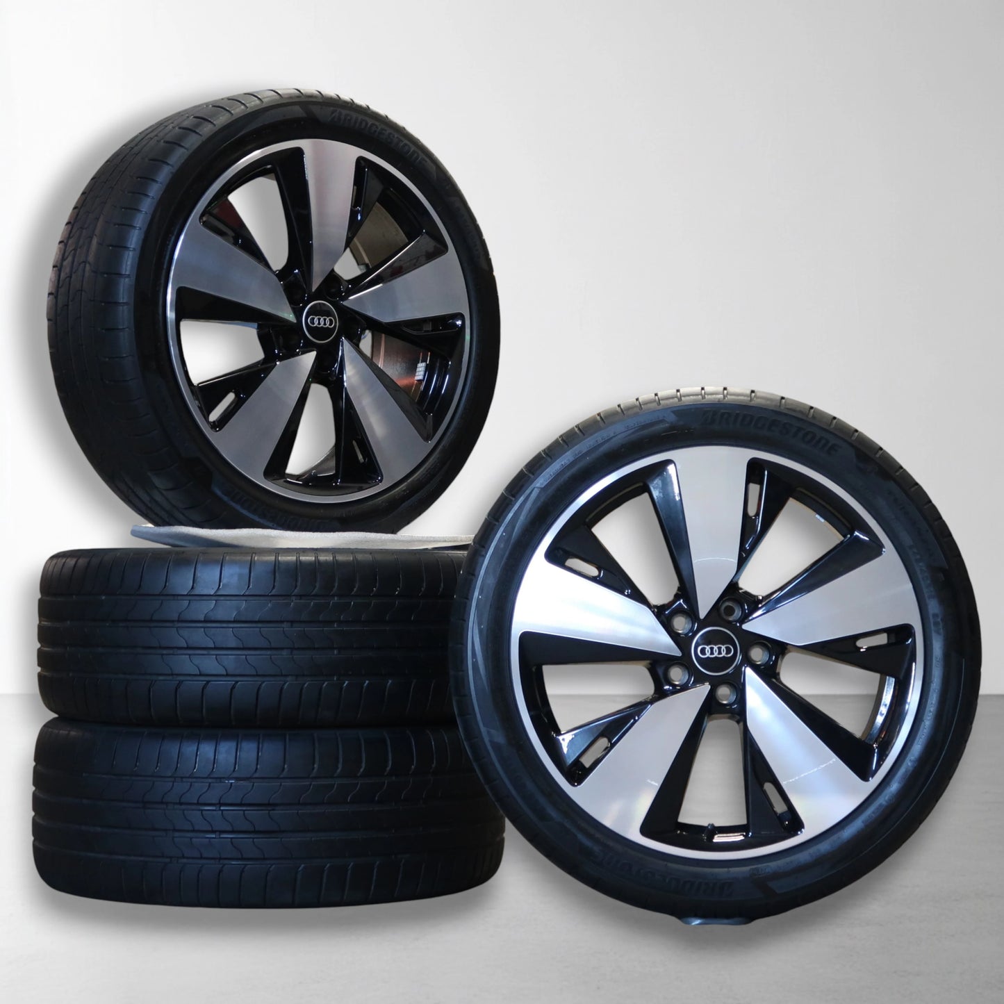 Audi A5, S5 B10 FU 19 inch originele velgen 8B3601025AR | Zomerbanden