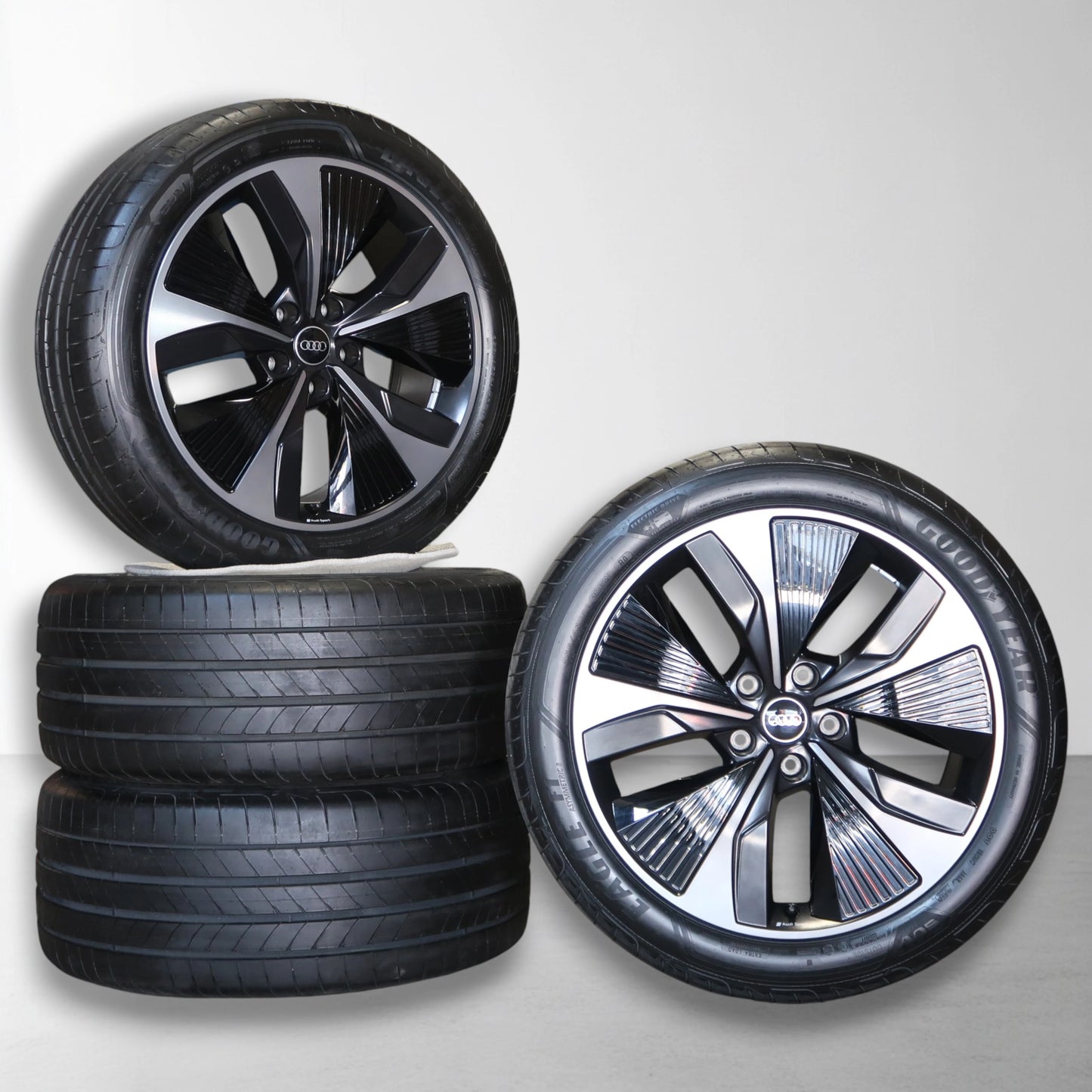 Audi Q6 SQ6 E Tron GF 21 inch originele velgen 85H601025AQ | 85H601025AR | Zomerbanden