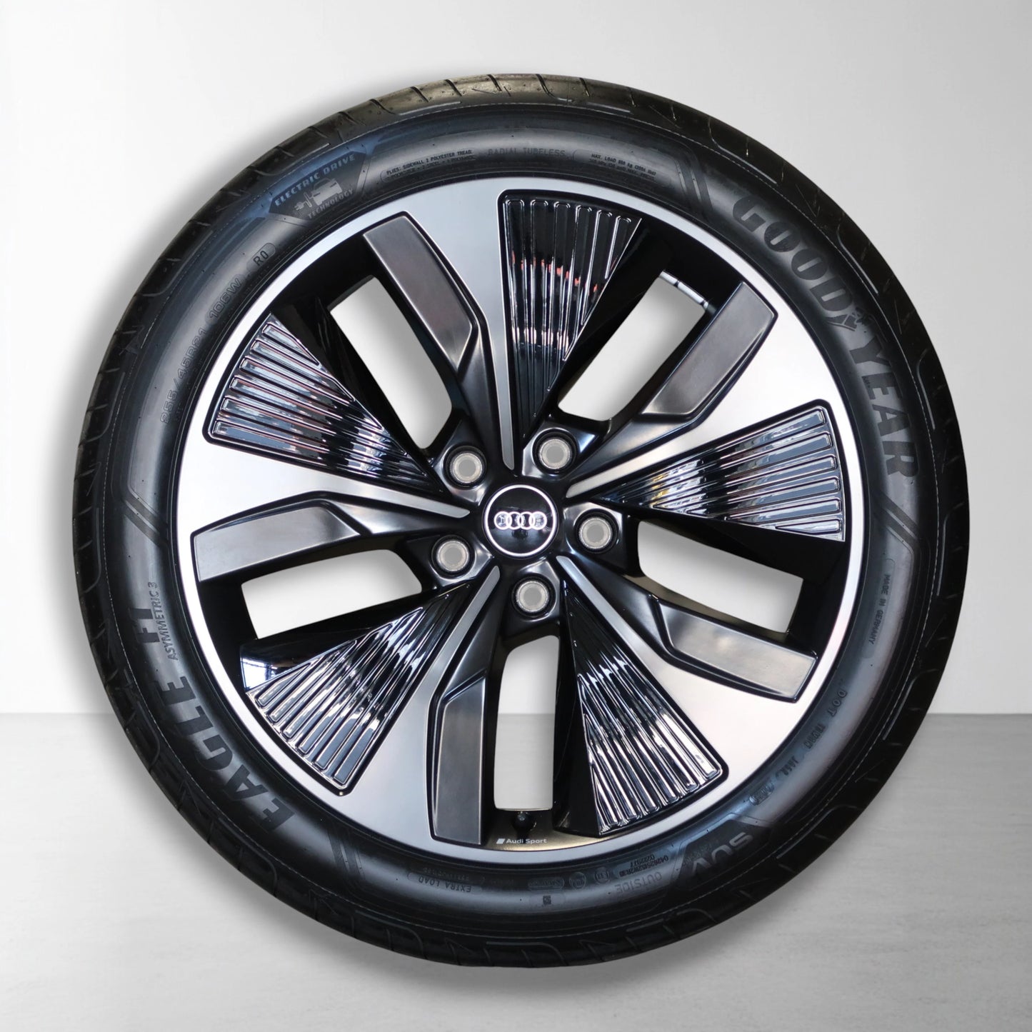 Audi Q6 SQ6 E Tron GF 21 inch originele velgen 85H601025AQ | 85H601025AR | Zomerbanden