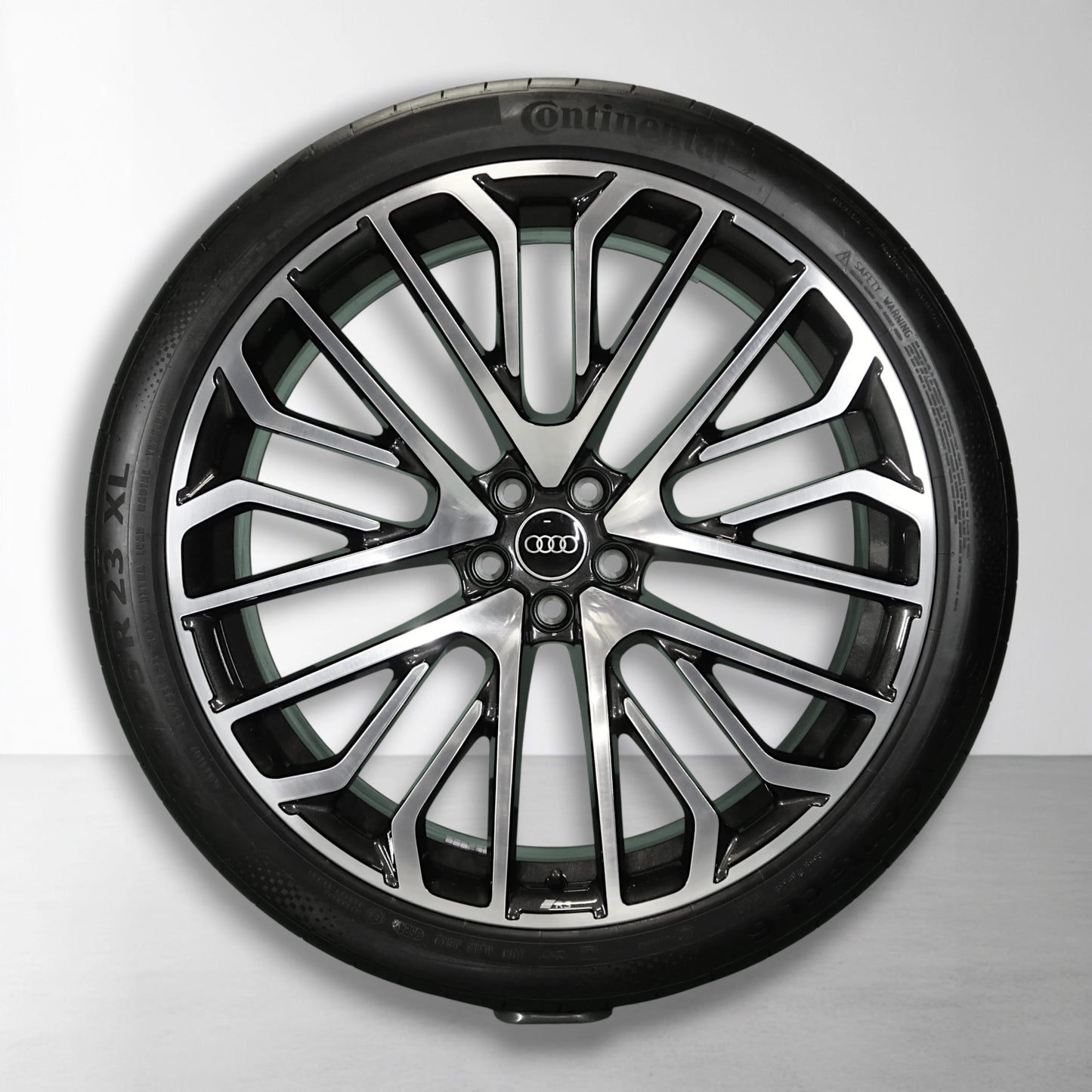 Audi Q8 SQ8 4M 23 inch originele velgen 4M8601025BN | Zomerbanden