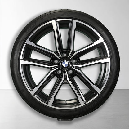 BMW velg met band, zwart-zilver gespaakt spaakdetail