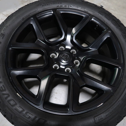 Dodge RAM 1500 22 inch originele velgen 5YD61TRMAB | All Season banden