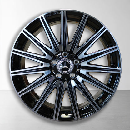 Mercedes AMG multispaaks velg 19 inch, volledig zicht op spaken en ronde naaf met Mercedes logo