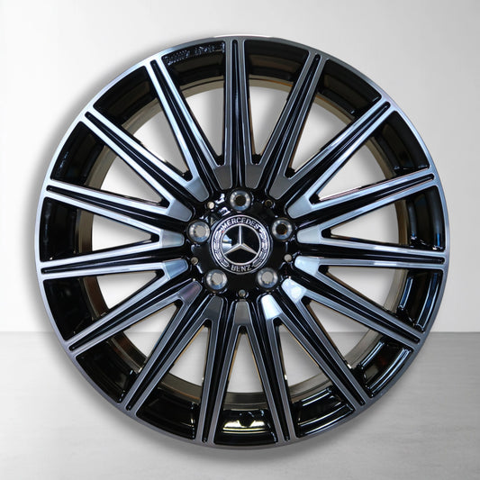 AMG multispaaks velg 19 inch, zwart met zilveren spaken en Mercedes-embleem