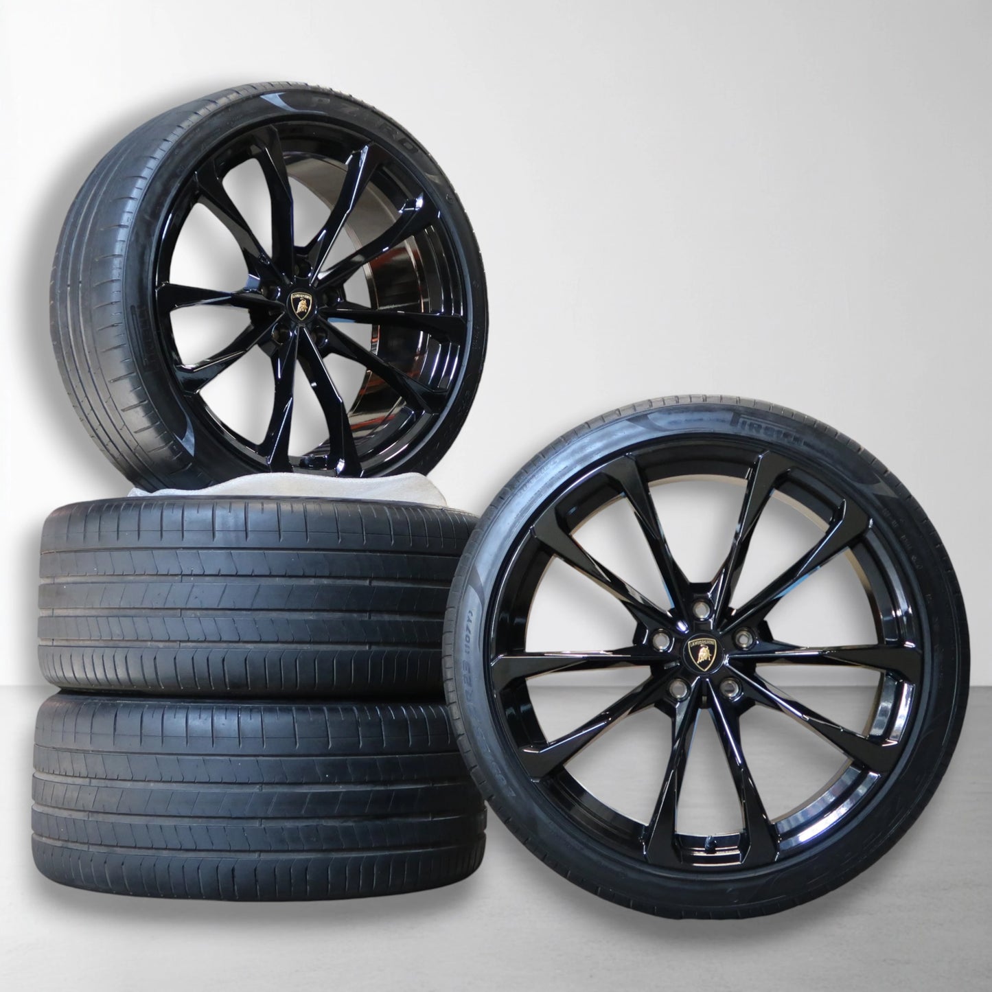 Lamborghini Urus 23 inch originele velgen 4ML601025BA | 4ML601025BB | Zomerbanden