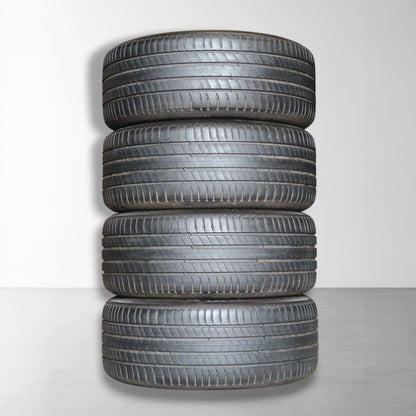 Opgestapelde zwarte banden met profiel, set wielmaat 20 inch