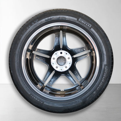 Autovelg met zomerband en randbescherming, zilver met zwarte details