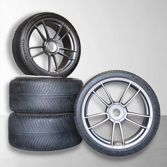 Porsche 911 992 Turbo (S) 20 & 21 inch originele velgen 992601025AB | 992601025AC | Winterbanden