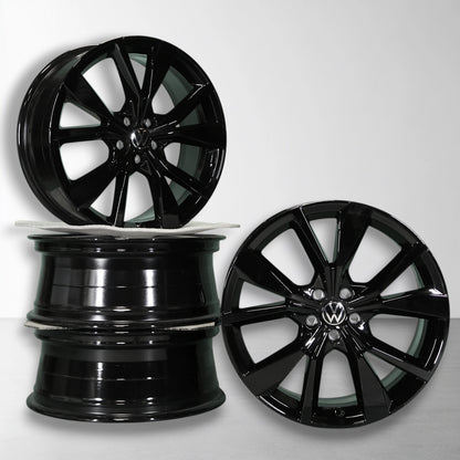 Originele 18 inch Volkswagen Polo velgen, glanszwart met gespleten spaakdesign