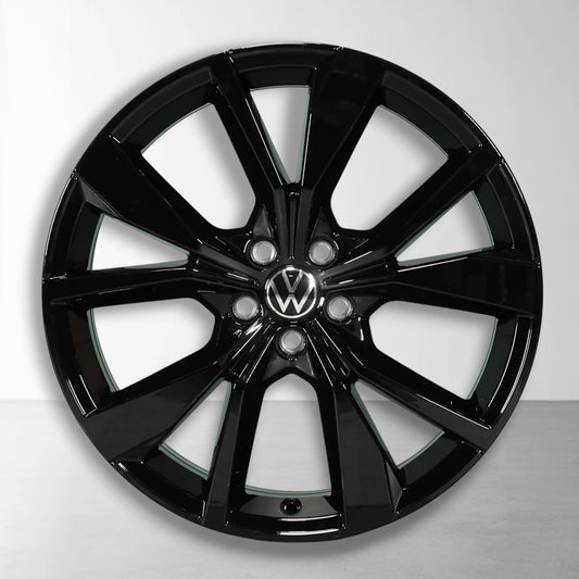Volkswagen velg 18 inch in glanszwart, brede 10 spaaks en VW-logo in het midden