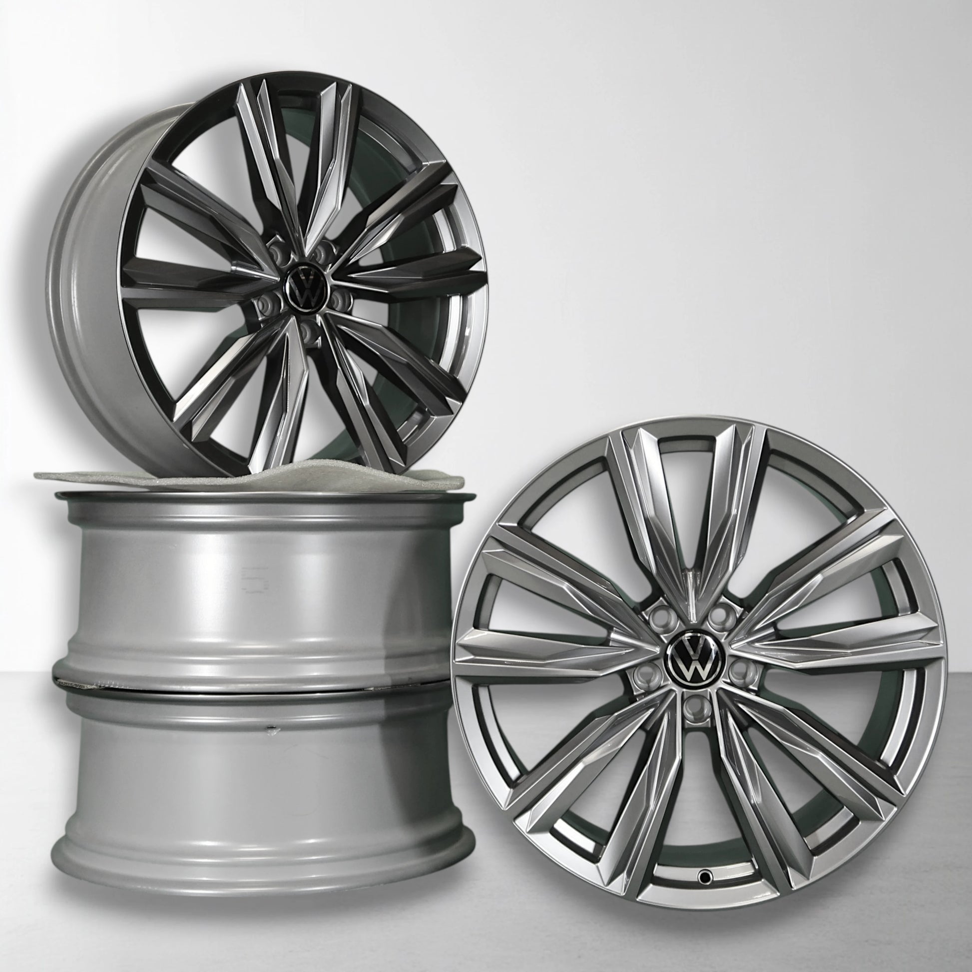 Volkswagen originele 20-inch lichtmetalen velg, zwart en zilver multi-spaak, twee stuks
